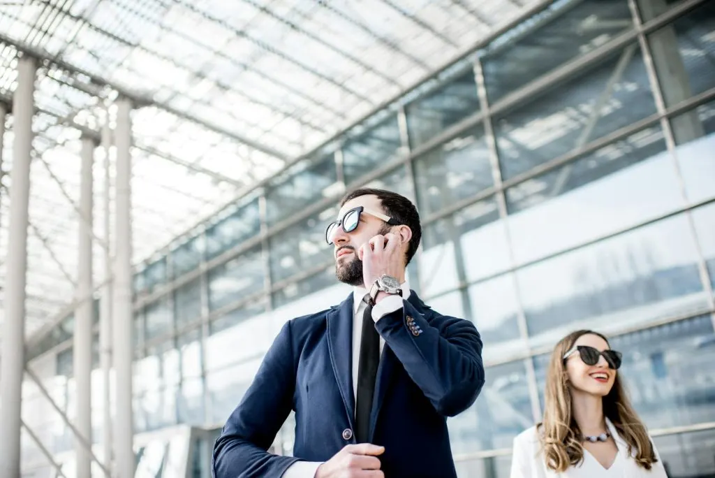 La rivoluzione tecnologica in corso: AI e società, scopri gli incredibili progressi che ti lasceranno a bocca aperta!